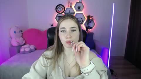Sabrina Violet online show from April 14, 8:06 am