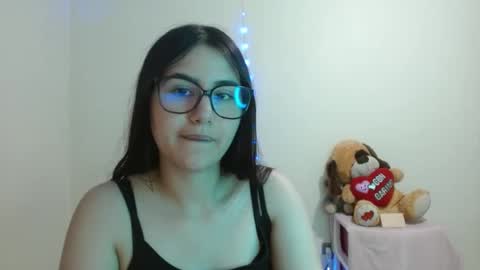 Snapshot of sahaliefox_ chatting on September 28, 1:25 am Sahaliefox online show from September 28, 1:25 am