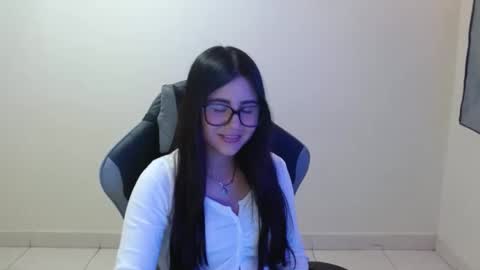 Snapshot of sahaliefox_ chatting on October 19, 6:34 pm Sahaliefox online show from October 19, 6:34 pm
