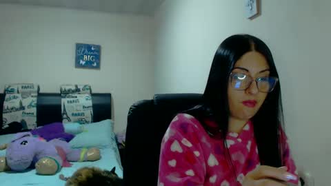 Snapshot of sahotlove1 chatting on January 28, 4:39 am Karina online show from January 28, 4:39 am