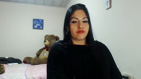 Snapshot of sahotlove1 chatting on February 27, 12:25 am Karina online show from February 27, 12:25 am
