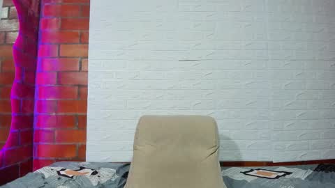 sainix_ online show from September 22, 11:42 pm