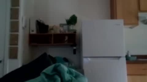 Snapshot of salis1981 chatting on October 25, 5:57 pm salis1981 online show from October 25, 5:57 pm