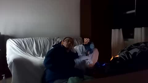 Snapshot of salis1981 chatting on February 2, 4:15 am salis1981 online show from February 2, 4:15 am