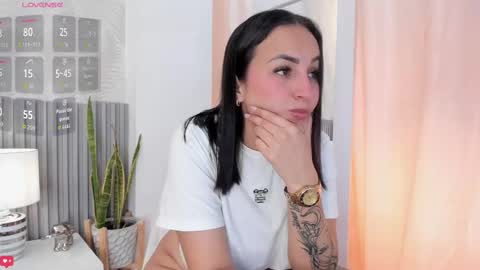 Silvia online show from November 10, 12:30 pm