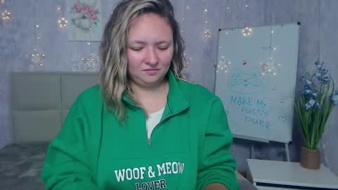 Sally online show from November 5, 7:05 pm