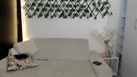 Snapshot of salome_010 chatting on September 24, 1:51 pm Salome online show from September 24, 1:51 pm