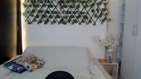 Snapshot of salome_010 chatting on October 2, 3:22 pm Salome online show from October 2, 3:22 pm