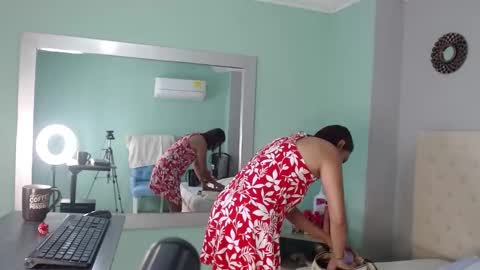 Snapshot of salome_aguilar chatting on September 20, 12:52 pm Isabel online show from September 20, 12:52 pm