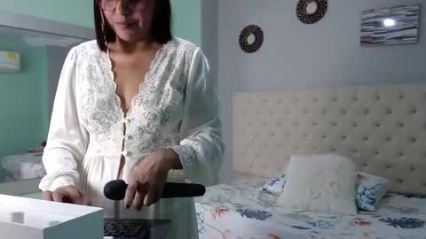 Snapshot of salome_aguilar chatting on October 8, 1:17 pm Isabel online show from October 8, 1:17 pm