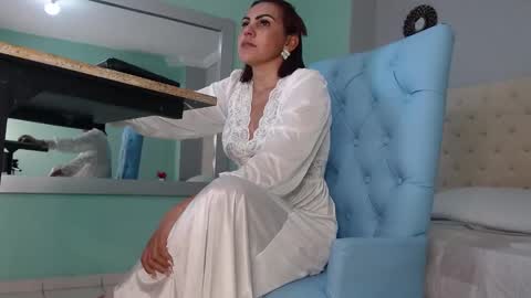 Snapshot of salome_aguilar chatting on September 17, 1:03 pm Isabel online show from September 17, 1:03 pm
