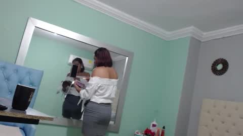 Snapshot of salome_aguilar chatting on September 22, 12:42 pm Isabel online show from September 22, 12:42 pm