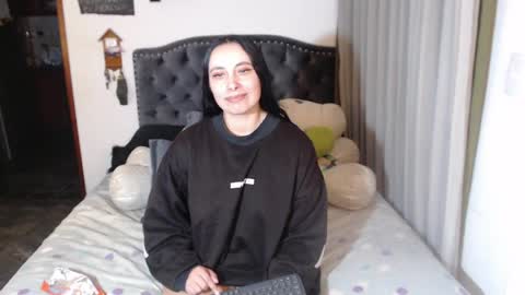 yenny online show from April 8, 4:48 am