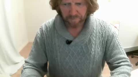 Snapshot of saltimbanquier chatting on December 12, 12:44 pm Saltimbanquier  Salt  ou  Banquier  online show from December 12, 12:44 pm