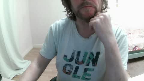 Snapshot of saltimbanquier chatting on January 25, 3:20 pm Saltimbanquier  Salt  ou  Banquier  online show from January 25, 3:20 pm