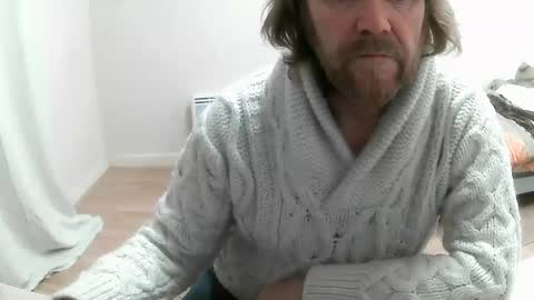 Snapshot of saltimbanquier chatting on February 6, 7:45 am Saltimbanquier  Salt  ou  Banquier  online show from February 6, 7:45 am