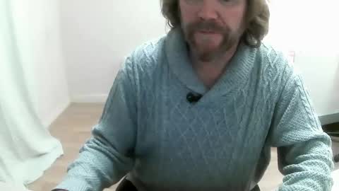 Snapshot of saltimbanquier chatting on December 10, 1:44 pm Saltimbanquier  Salt  ou  Banquier  online show from December 10, 1:44 pm