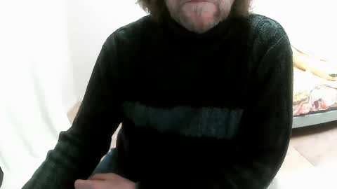 Snapshot of saltimbanquier chatting on February 28, 2:09 pm Saltimbanquier  Salt  ou  Banquier  online show from February 28, 2:09 pm