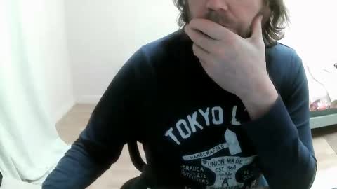 Snapshot of saltimbanquier chatting on January 7, 2:08 pm Saltimbanquier  Salt  ou  Banquier  online show from January 7, 2:08 pm
