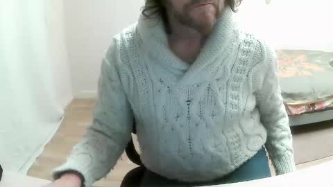 Snapshot of saltimbanquier chatting on February 10, 12:50 pm Saltimbanquier  Salt  ou  Banquier  online show from February 10, 12:50 pm