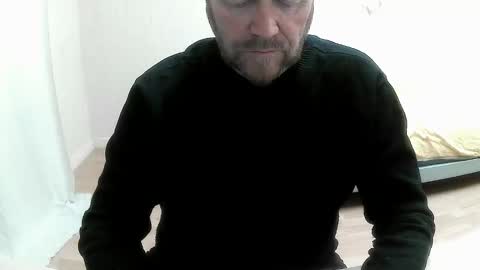 Snapshot of saltimbanquier chatting on September 16, 12:29 pm Saltimbanquier  Salt  ou  Banquier  online show from September 16, 12:29 pm