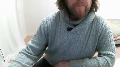 Snapshot of saltimbanquier chatting on February 18, 9:54 am Saltimbanquier  Salt  ou  Banquier  online show from February 18, 9:54 am