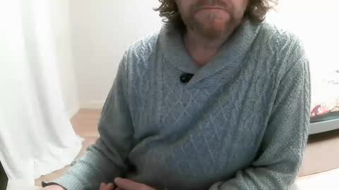Snapshot of saltimbanquier chatting on February 25, 2:48 pm Saltimbanquier  Salt  ou  Banquier  online show from February 25, 2:48 pm