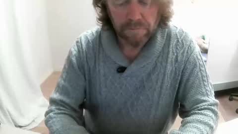 Snapshot of saltimbanquier chatting on December 17, 7:26 pm Saltimbanquier  Salt  ou  Banquier  online show from December 17, 7:26 pm