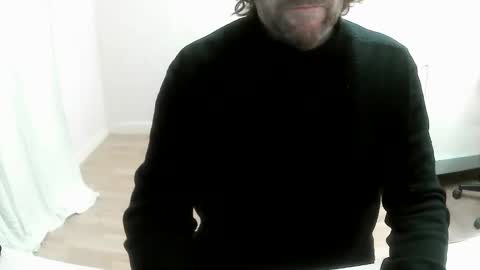 Snapshot of saltimbanquier chatting on December 5, 7:32 am Saltimbanquier  Salt  ou  Banquier  online show from December 5, 7:32 am