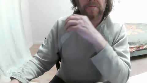 Snapshot of saltimbanquier chatting on February 17, 3:00 pm Saltimbanquier  Salt  ou  Banquier  online show from February 17, 3:00 pm