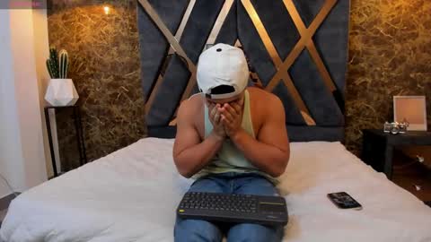 Snapshot of salvatore_damore chatting on March 6, 2:18 pm SALVATORE online show from March 6, 2:18 pm