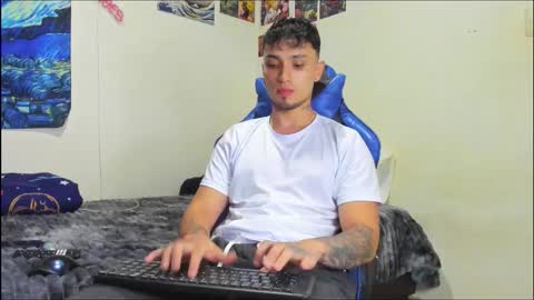 Snapshot of salvatore_dereck chatting on October 9, 12:49 am online show from October 9, 12:49 am