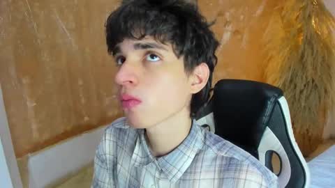 salvatore  online show from March 24, 11:11 pm