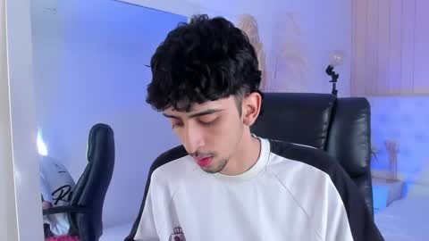 salvatore  online show from October 14, 8:56 pm