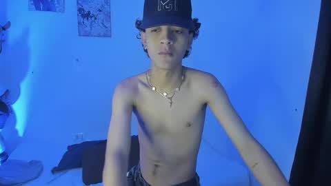 sam__cute online show from January 8, 7:13 am