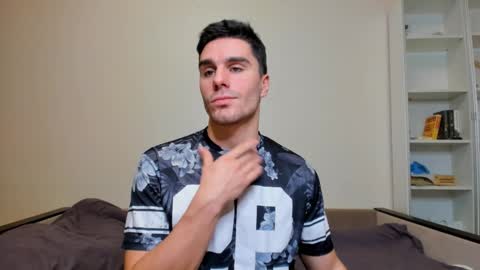 Snapshot of sam_huston18 chatting on January 9, 4:19 am BACK IN 2 WEEKS online show from January 9, 4:19 am