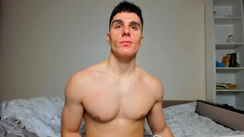 Snapshot of sam_huston18 chatting on January 25, 10:39 pm BACK IN 2 WEEKS online show from January 25, 10:39 pm