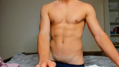 Snapshot of sam_huston18 chatting on January 24, 9:28 am BACK IN 2 WEEKS online show from January 24, 9:28 am