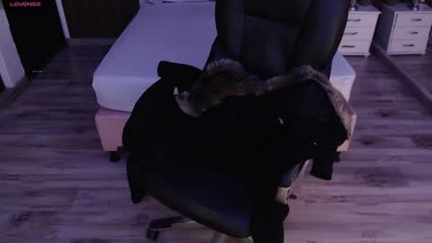 SAM MANSON online show from January 16, 12:36 pm