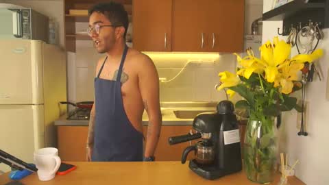 SAMUEL THOMPSON online show from June 3, 9:53 pm