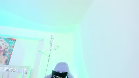 Snapshot of samanta_roberts1 chatting on October 3, 1:41 pm Samanta online show from October 3, 1:41 pm