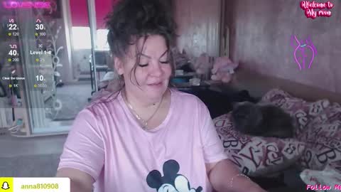 Snapshot of samanta_shy chatting on October 20, 8:30 am Marry online show from October 20, 8:30 am