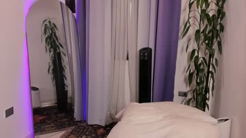Samantha Ferrec online show from July 10, 9:08 pm