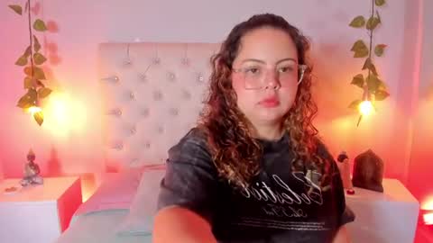 samantha greey  online show from July 8, 12:52 pm