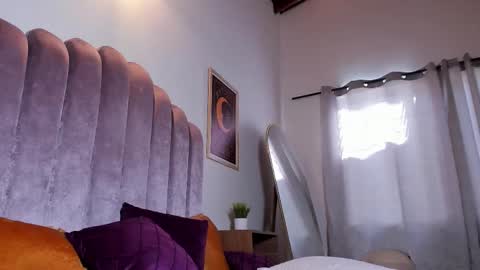 samantha_lux_ online show from September 9, 1:33 pm