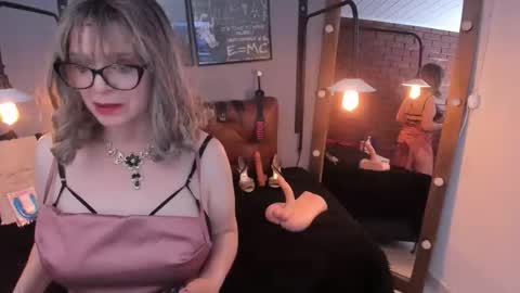 Snapshot of samantha_mature56 chatting on September 9, 2:50 pm Sam online show from September 9, 2:50 pm