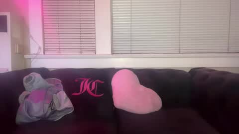 samanthafever online show from March 26, 6:51 am