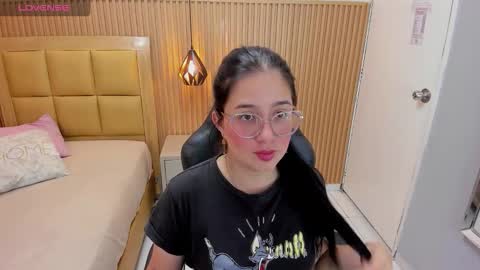   online show from February 18, 12:38 pm