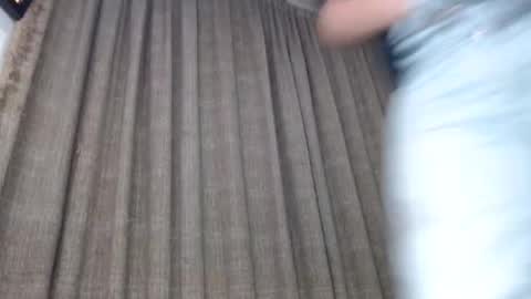 Snapshot of samatha_squirts chatting on September 29, 4:33 am samatha_squirts online show from September 29, 4:33 am