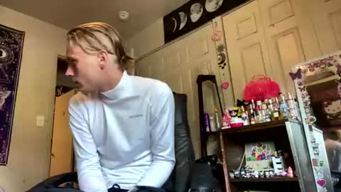 samdawg723718 online show from July 16, 10:00 pm